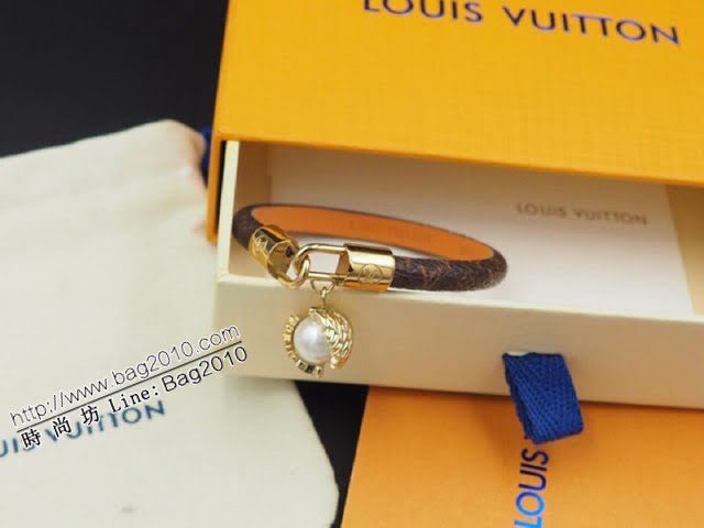 Louis Vuitton新款飾品 路易威登老花皮手繩手環 LV珍珠心形方包圓包手鐲  zglv2207